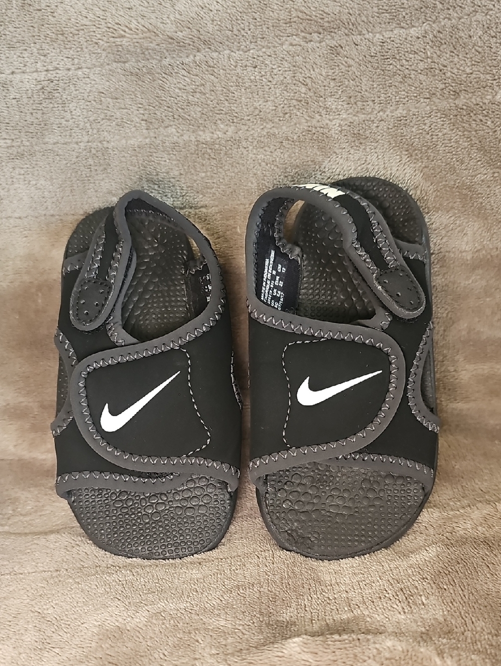 Nike Black Kids Velcro Sandal with White Swoosh Size 6c Child Toddler